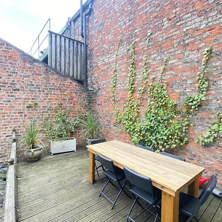 Walls View